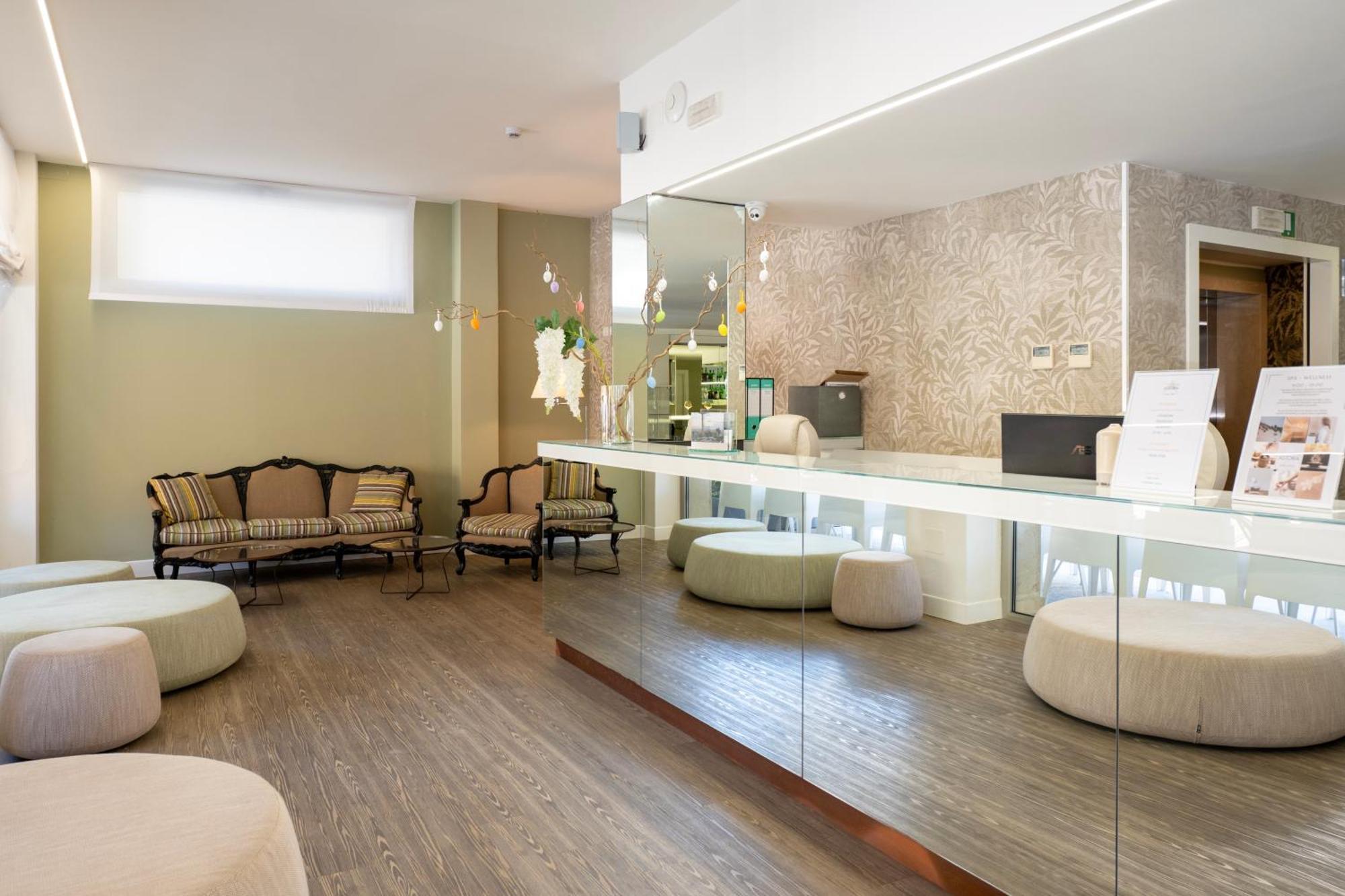 קאורלה Hotel Astoria מראה חיצוני תמונה