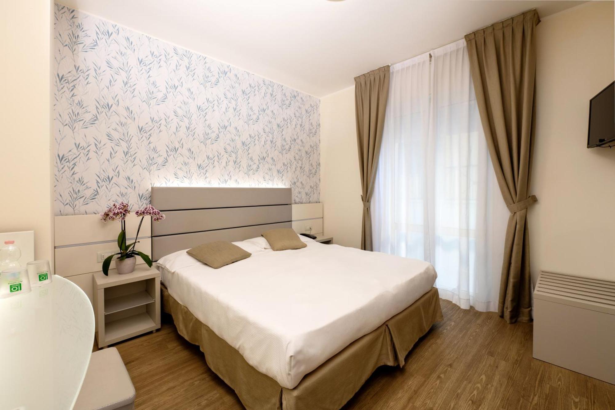 קאורלה Hotel Astoria מראה חיצוני תמונה